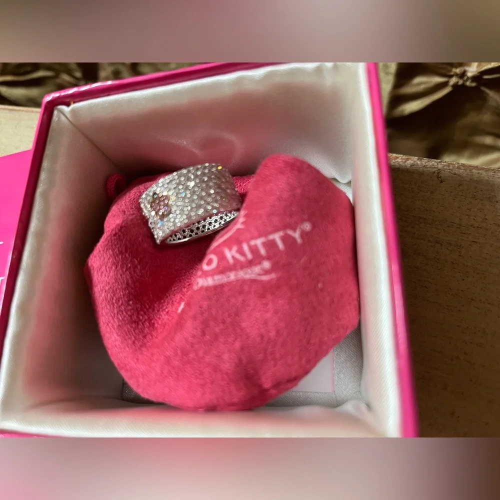 Hello Kitty Sanrio for Diamonique Hello Kitty Flower Eternity Ring size 8 1/2 🌸 - Picture 10 of 14
